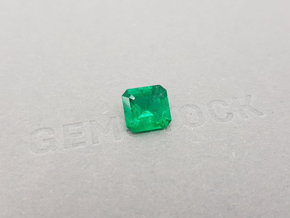Intense octagon cut emerald 2.89 ct, Colombia, GRS Image №2