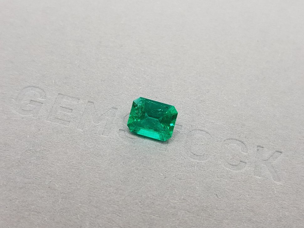 Vivid Green emerald 1.62 ct, Colombia Image №3