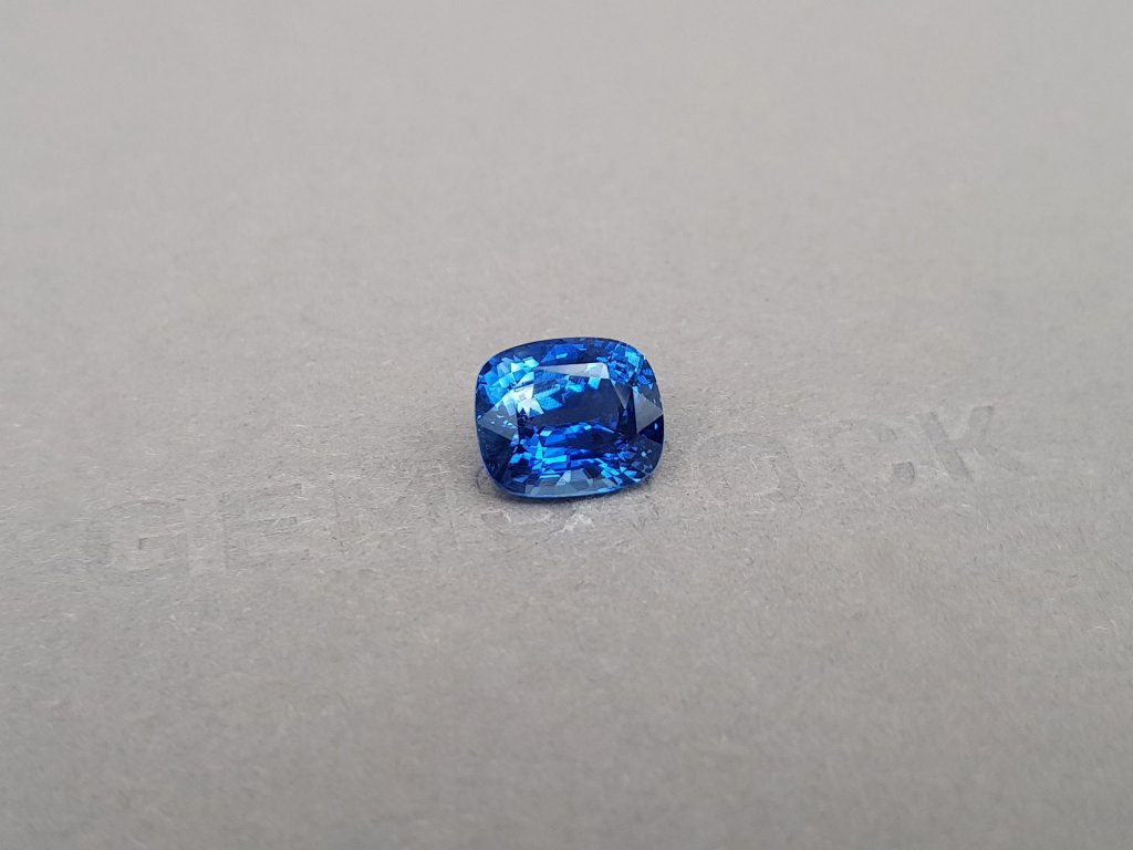 Intense Cornflower blue sapphire in cushion cut 5.11 ct, Sri Lanka Image №2