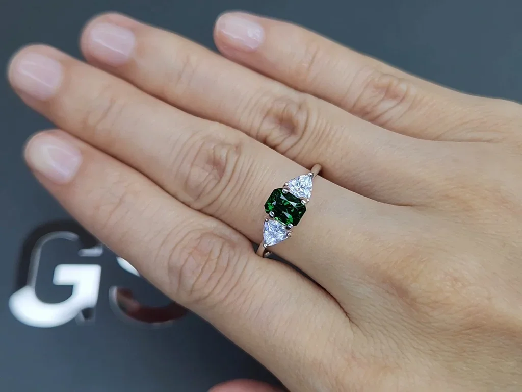 Granate tsavorita verde, talla octágono 1,25 quilates, Tanzania  Image №5