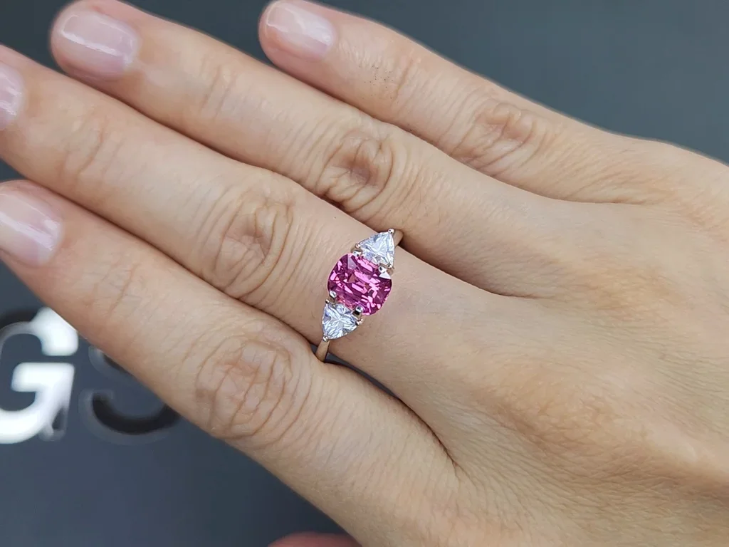 Spinelle rose taille coussin Vivid Pink 1,76 carats, Tanzanie Image №5