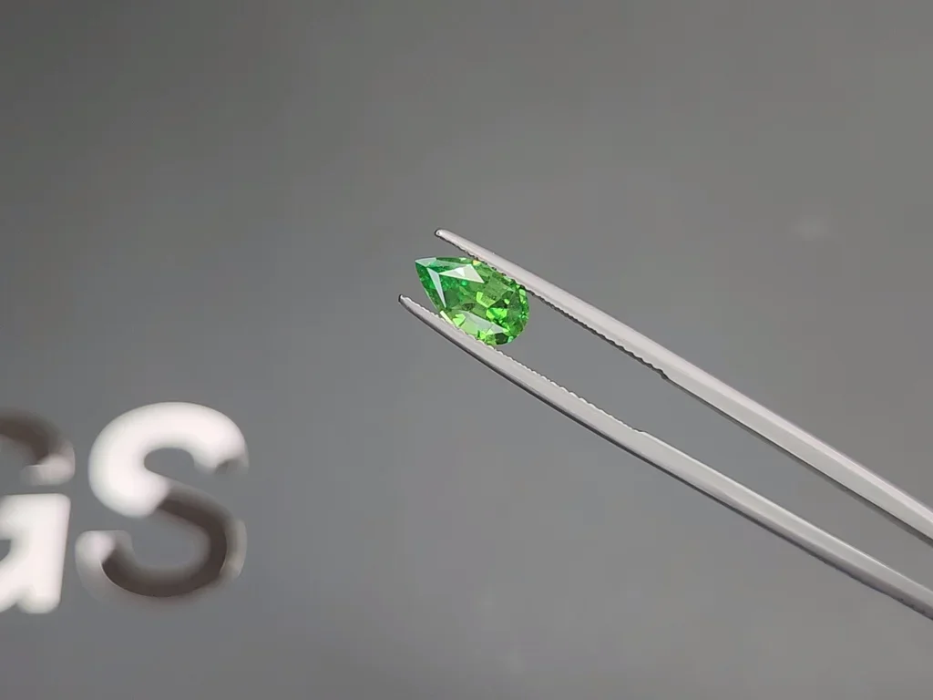 Granat tsavorit Intense Green birnenschliff 1,51 karat, Tansania  Image №3