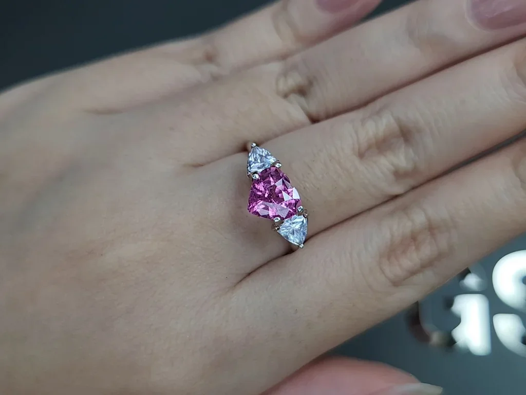 Spinel Mahenge Vivid Pink heart shape 2.02 carats, Tanzania Image №5