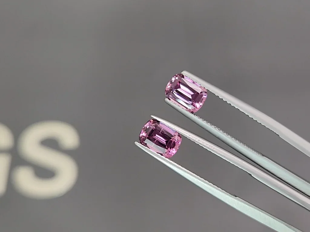 Pair of rhodolite garnets cushion cut 2.79 carats, Tanzania Image №3