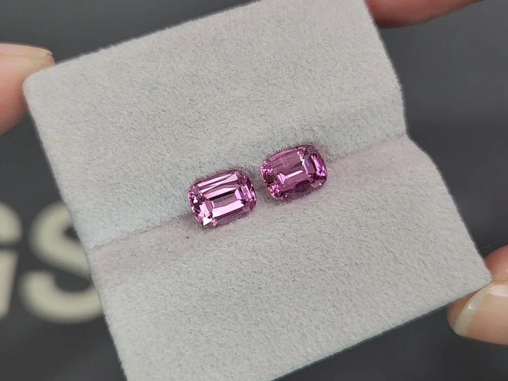 Pair of rhodolite garnets cushion cut 2.79 carats, Tanzania Image №4