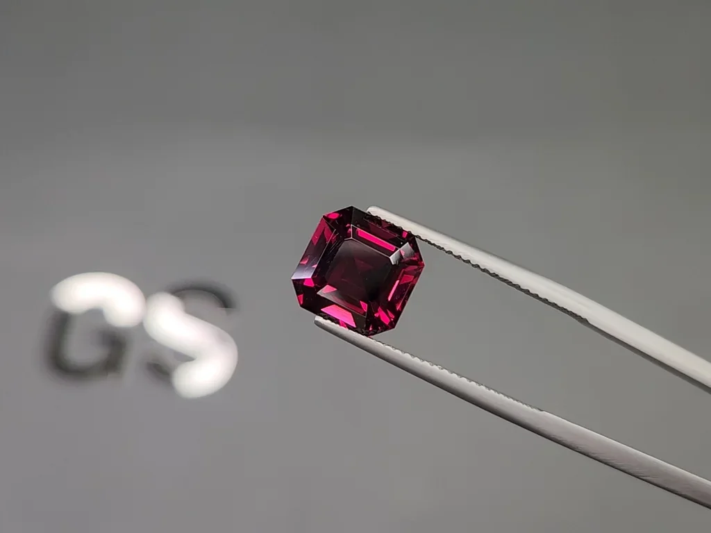 Granate rodolita talla Asscher de 5,92 quilates, África Image №3