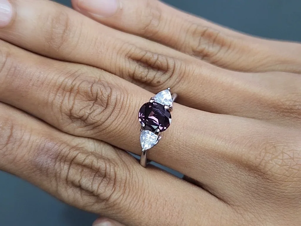 Grenat à changement de couleur taille ovale de 1,92 carats, Sri Lanka Image №8