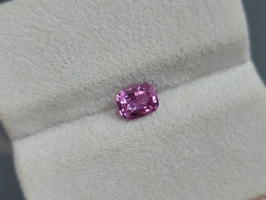 Saphir rose taille coussin non chauffé de 1,01 carat, du Sri Lanka Image №4