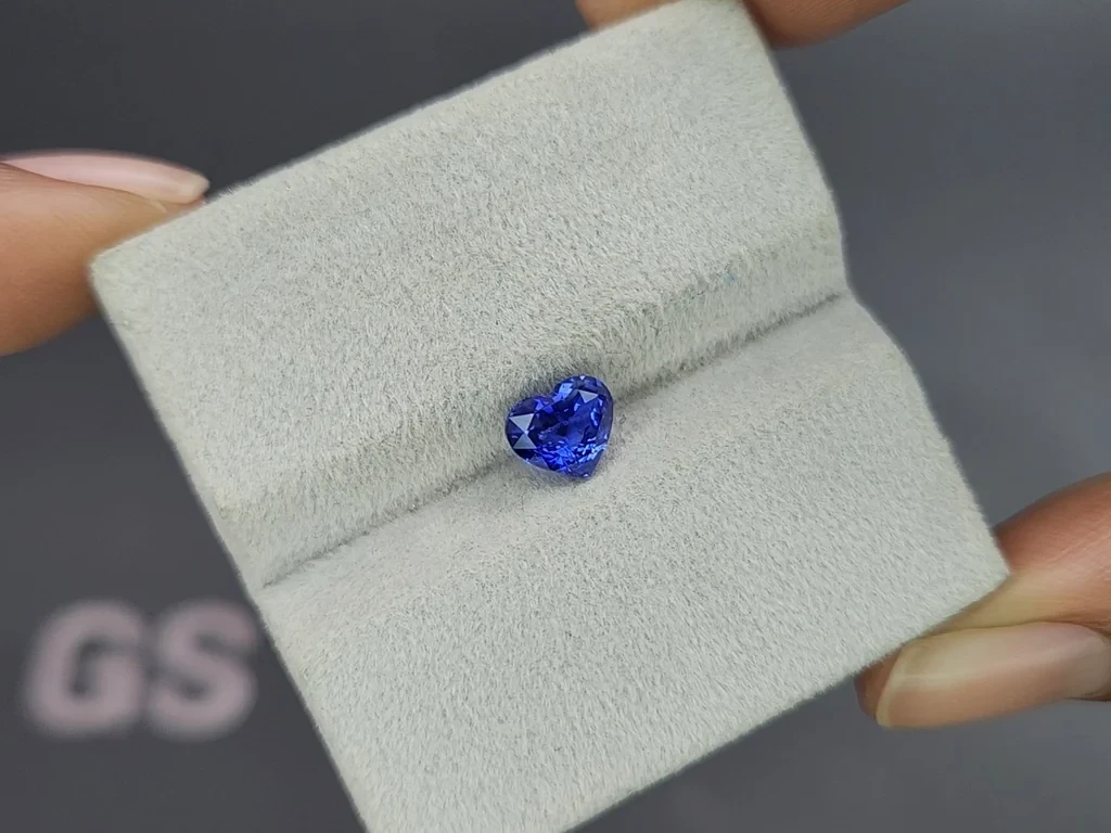 Blue sapphire  heart shape 1.15 carats, Sri Lanka Image №4