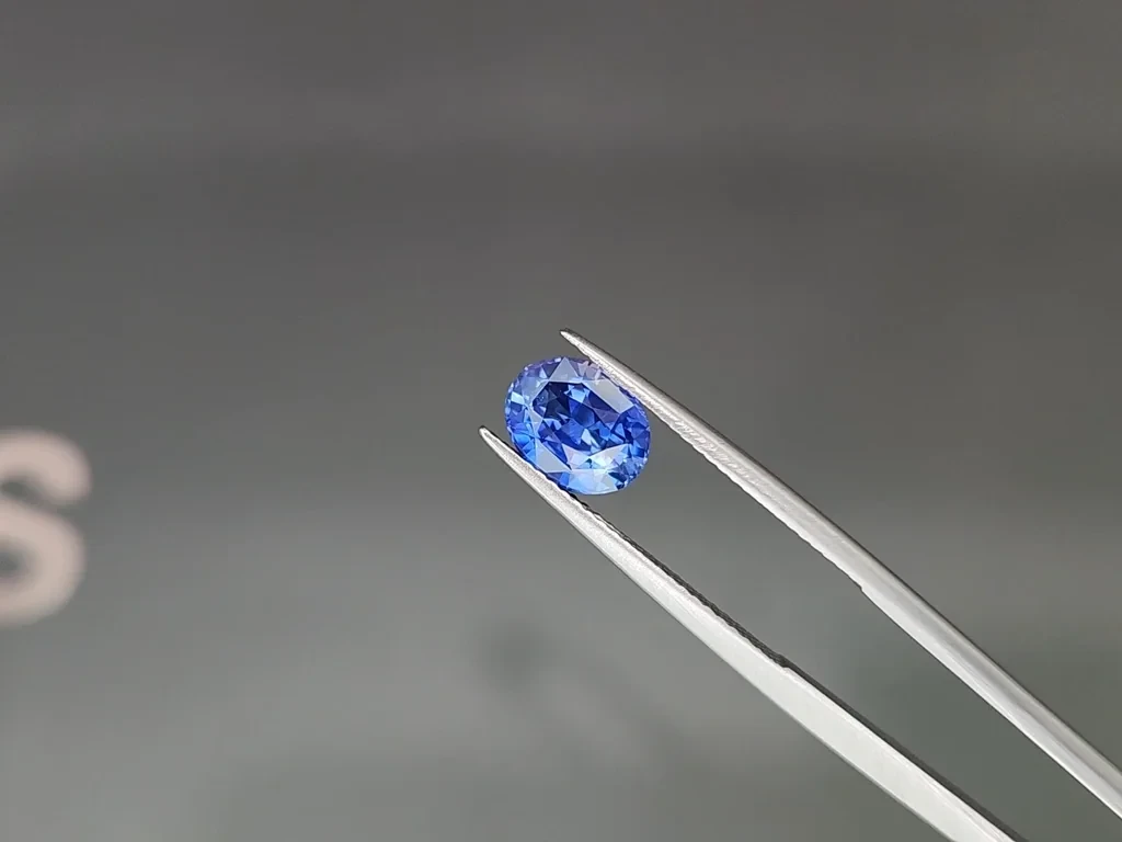 Kornblumenblauer saphir im ovalschliff 2,60 karat, Sri Lanka Image №3