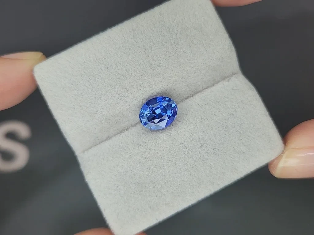 Kornblumenblauer saphir im ovalschliff 2,60 karat, Sri Lanka Image №4