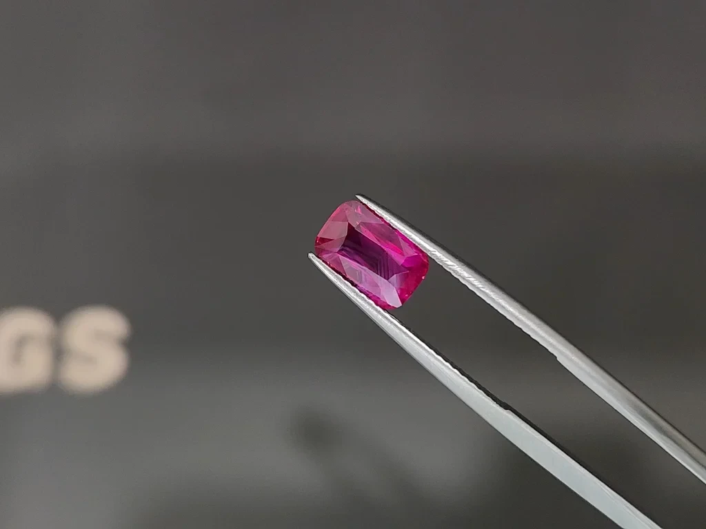 Unheated reddish pink ruby 2.55 carats, Mozambique Image №3