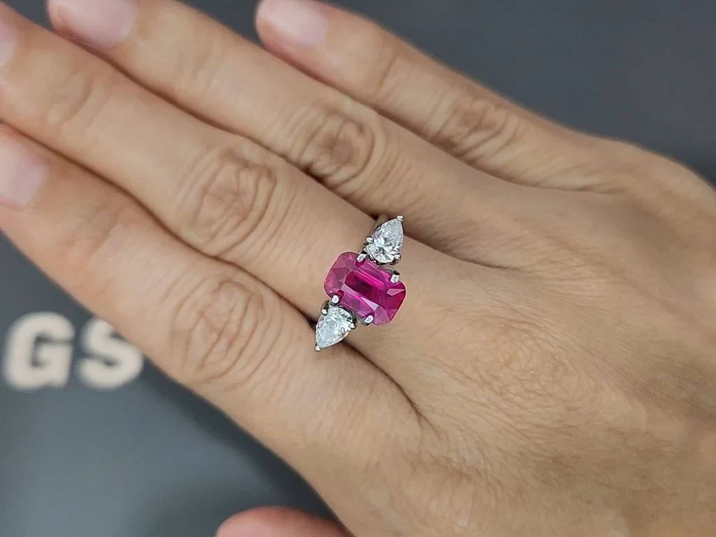 Unheated reddish pink ruby 2.55 carats, Mozambique Image №5