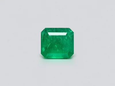 Vivid Green Emerald octagon shape 3.15 ct, Colombia photo