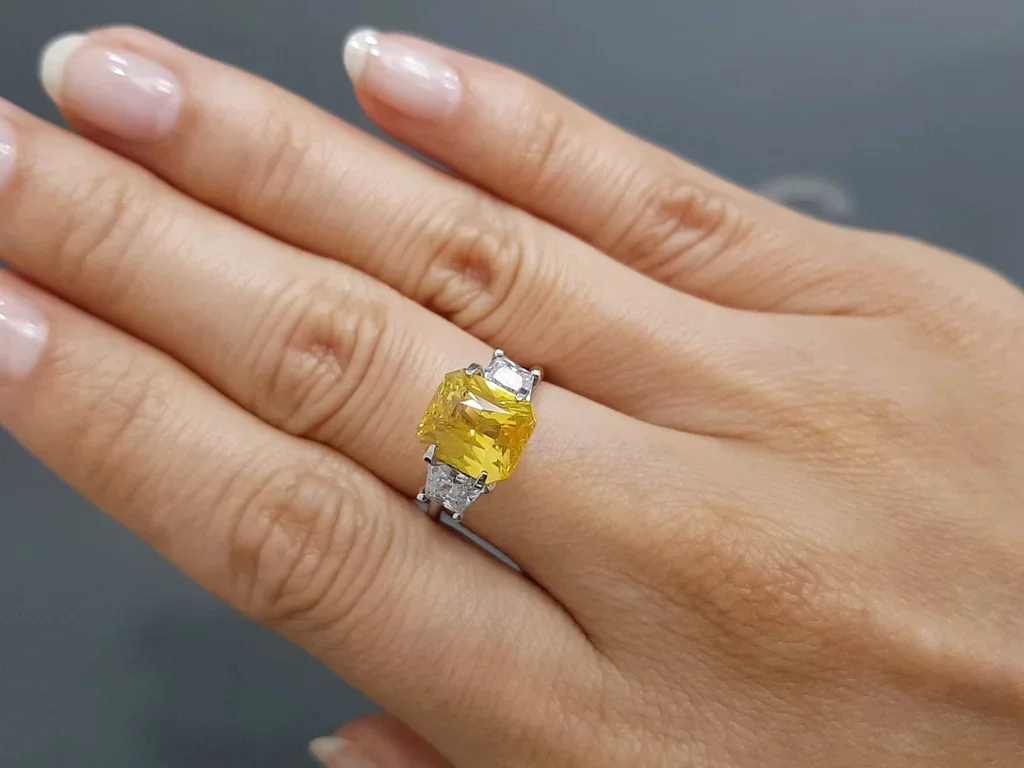 Saphir jaune vif taille radiant 4,35 ct, Sri Lanka Image №5