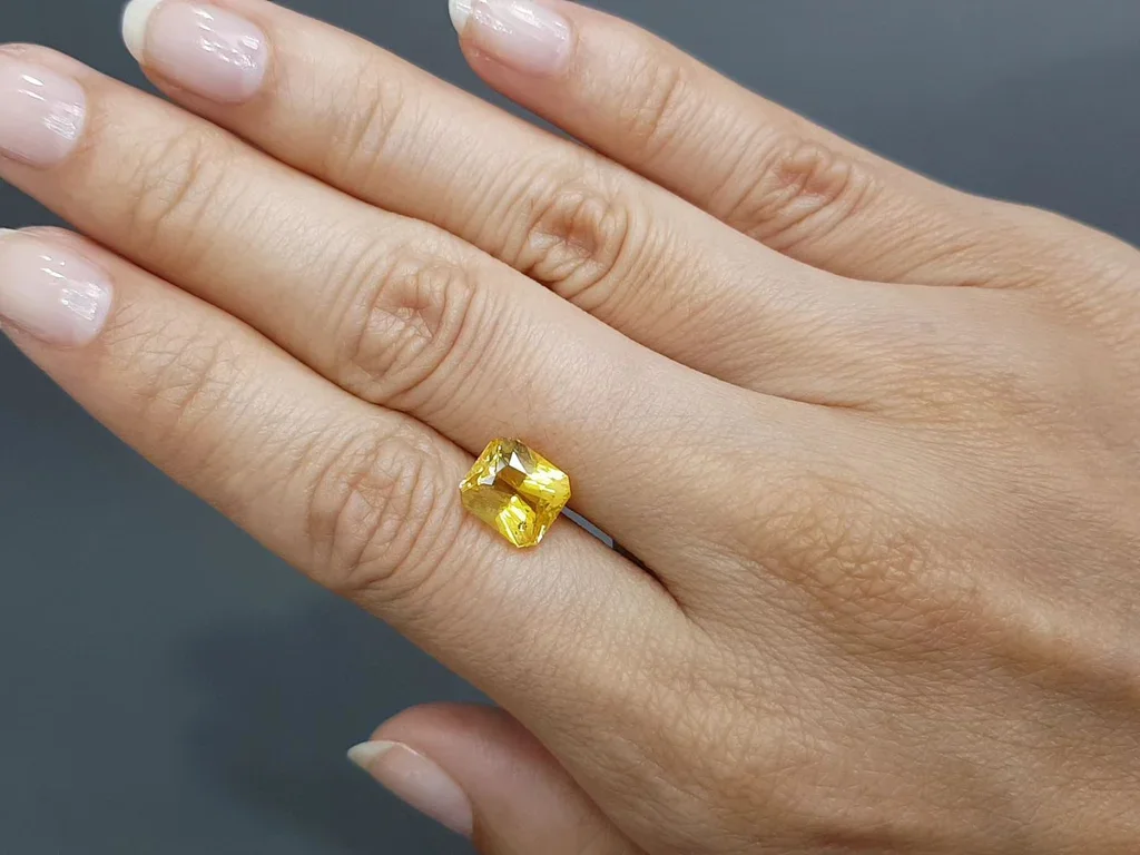 Saphir jaune vif taille radiant 4,35 ct, Sri Lanka Image №2