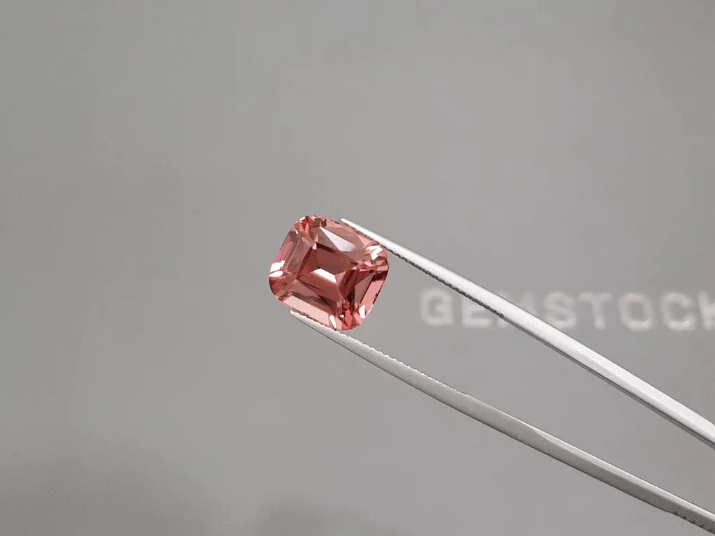 Intense pink-orange cushion-cut tourmaline 7.76 carats, Africa Image №3