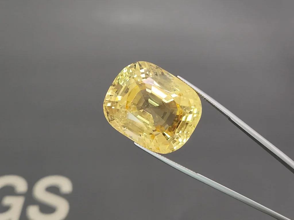 Unbeheizter saphir  goldgelber im kissenschliff 110,24 carats, Burma  Image №3