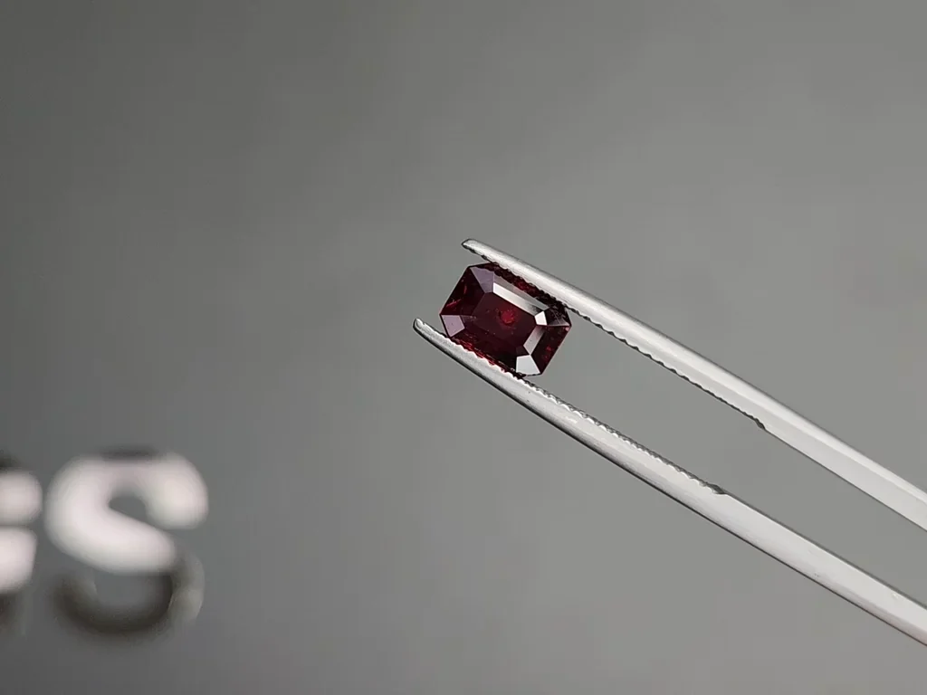 Rubí talla octogonal de 1,57 quilates, África Image №3