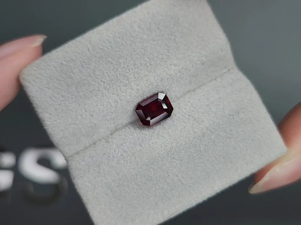 Rubí talla octogonal de 1,57 quilates, África Image №4
