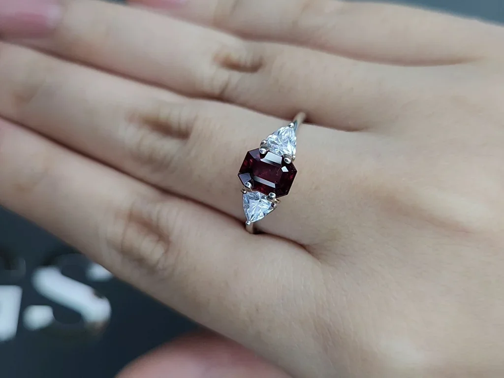 Rubí talla octogonal de 1,57 quilates, África Image №5