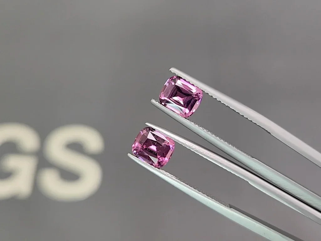 Satz rhodolith-granate im kissenschliff 5,32 karat, Tansania Image №4