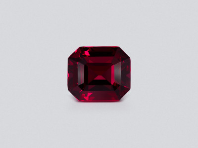 Garnet rhodolite octagon cut 6.27 carats, Africa photo
