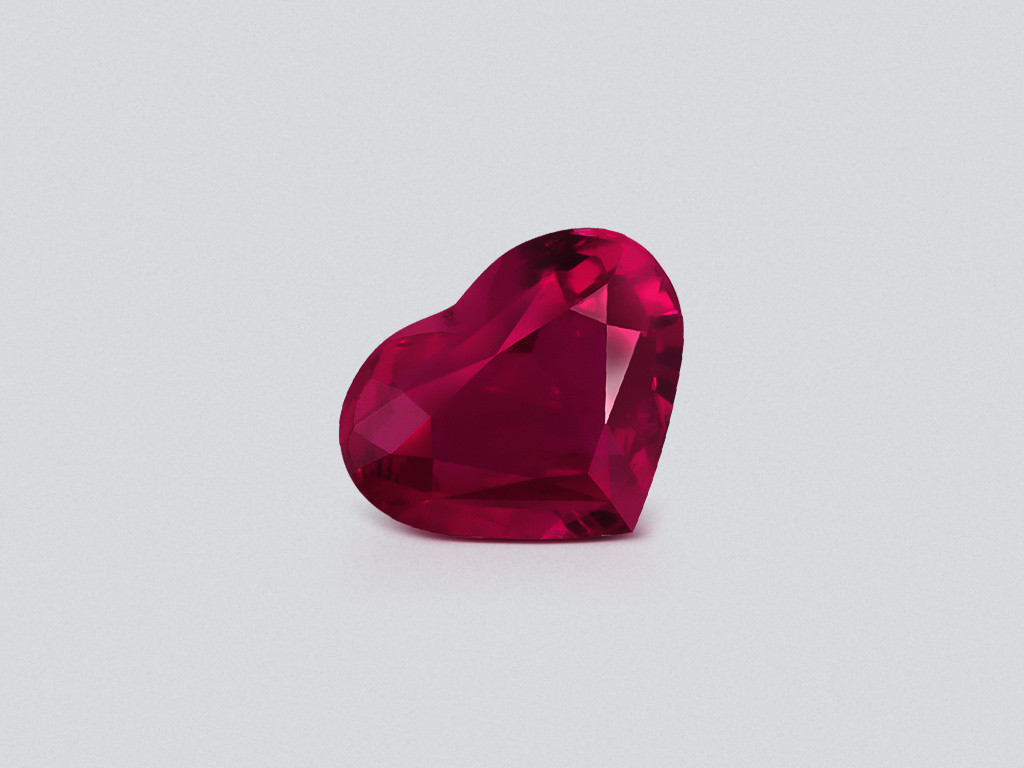 Rubí talla corazón de sangre de paloma sin calentar 1,00 ct, de Mozambique Image №1
