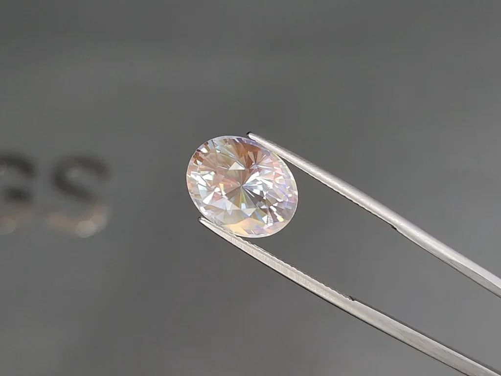 Piedra lunar arcoíris de talla ovalada de 8,35 carats, Madagascar Image №3