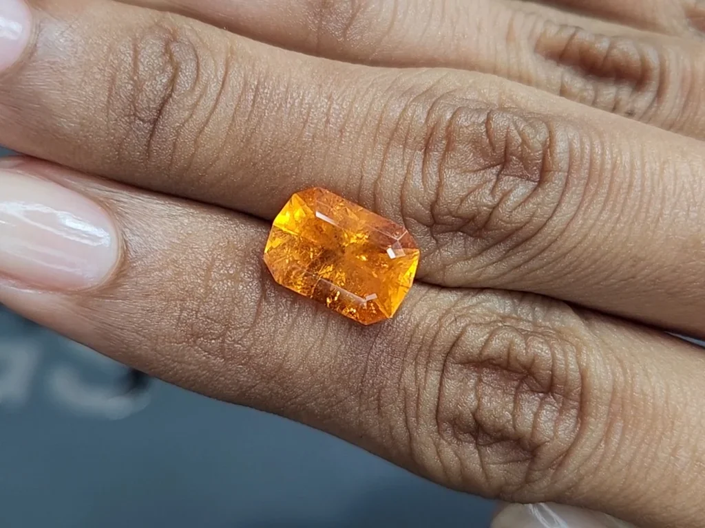 Garnet spessartine cushion cut 6.17carats, Africa Image №2