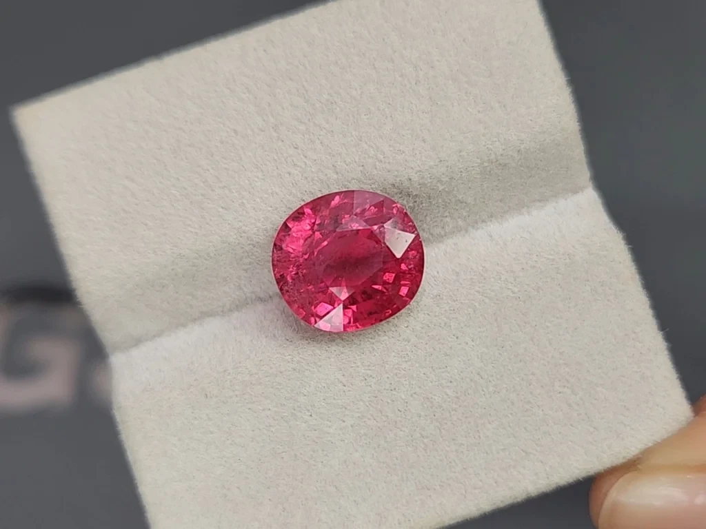 Tourmaline rubellite cushion cut 5.65 carats, África Image №4