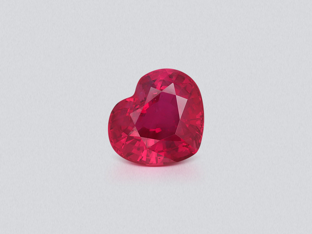 Unheated Intense Red ruby in heart shape 2.53 carats, Mozambique  Image №1