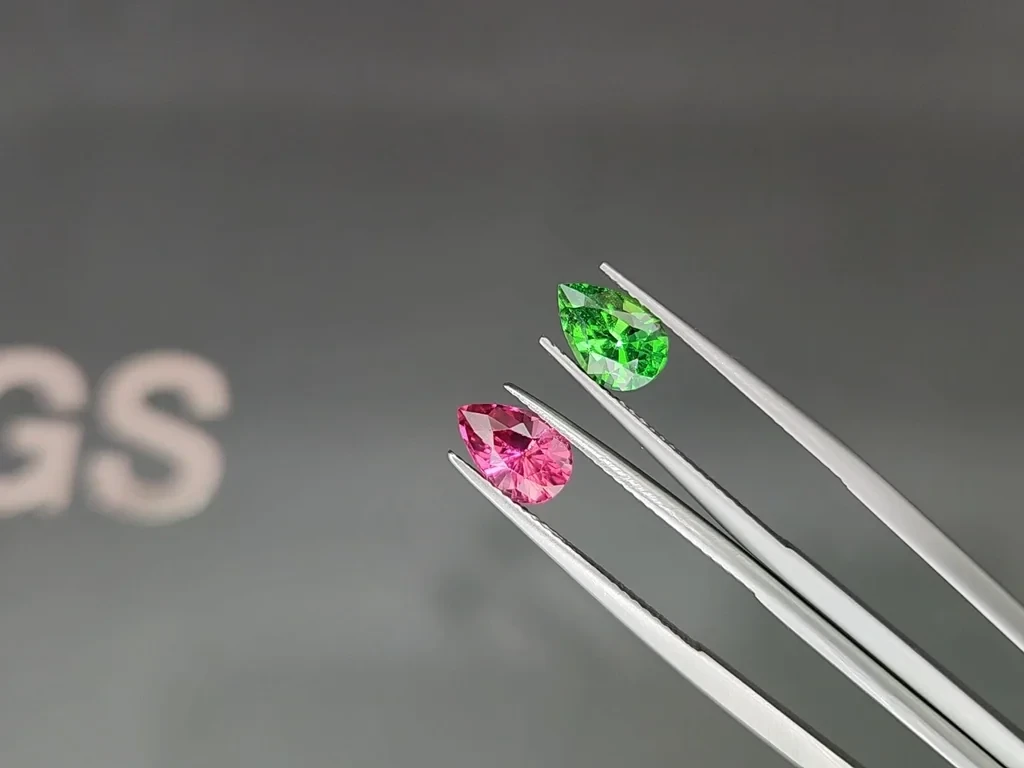 Contrasting pair of Vibrant Green tsavorite and Vibrant Pink spinel pear cut 3.07 carats, Tanzania Image №3
