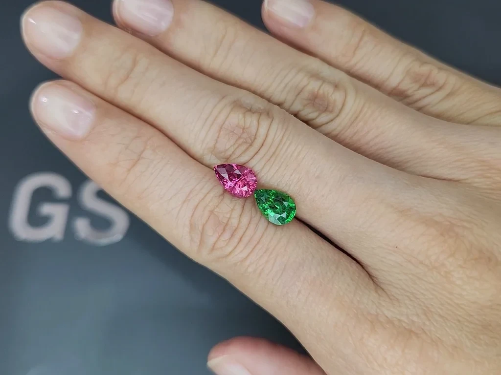 Contrasting pair of Vibrant Green tsavorite and Vibrant Pink spinel pear cut 3.07 carats, Tanzania Image №2