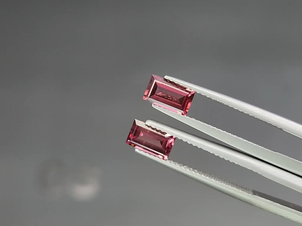 Pair of rhodolite garnets baguette cut 1.92 carats, Madagascar Image №3