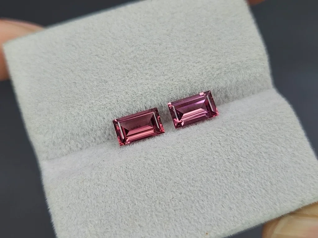 Pair of rhodolite garnets baguette cut 1.92 carats, Madagascar Image №4
