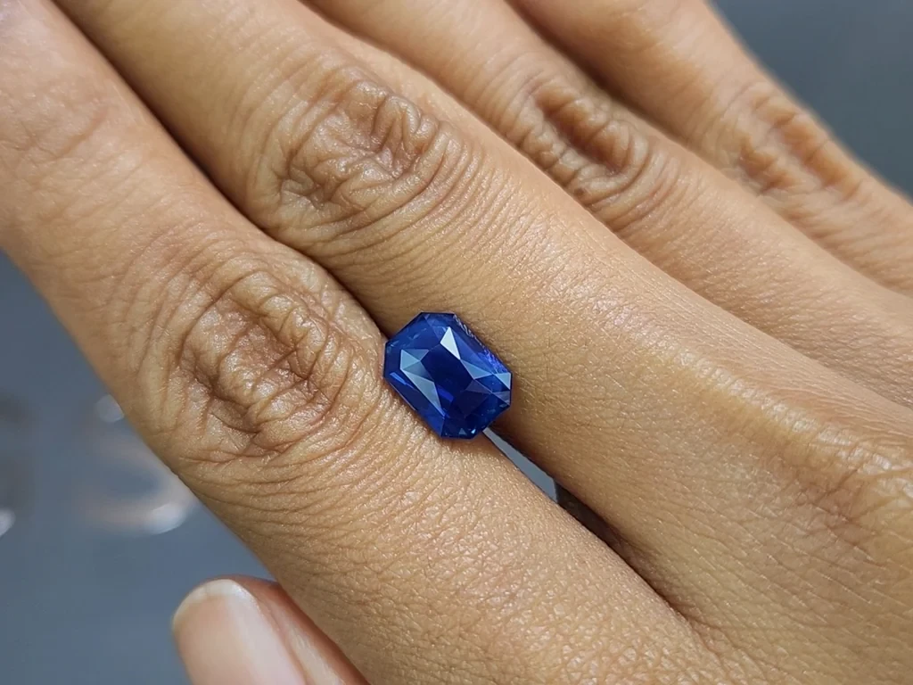 Unbehandelter Saphir Royal Blue im smaragd schliff 3,22 karat, Sri Lanka Image №2