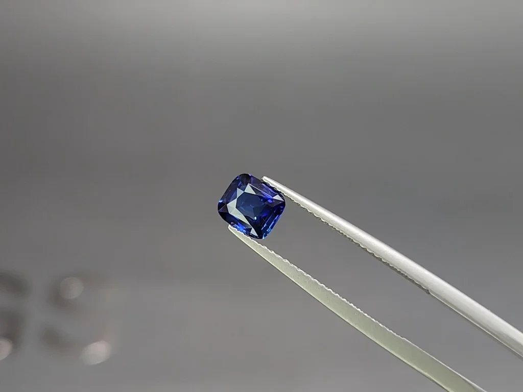 Saphir Royal Blue im сushion-schliff, 1,02 karat, Sri Lanka Image №3