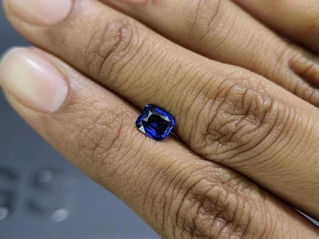 Saphir Royal Blue im сushion-schliff, 1,02 karat, Sri Lanka Image №2