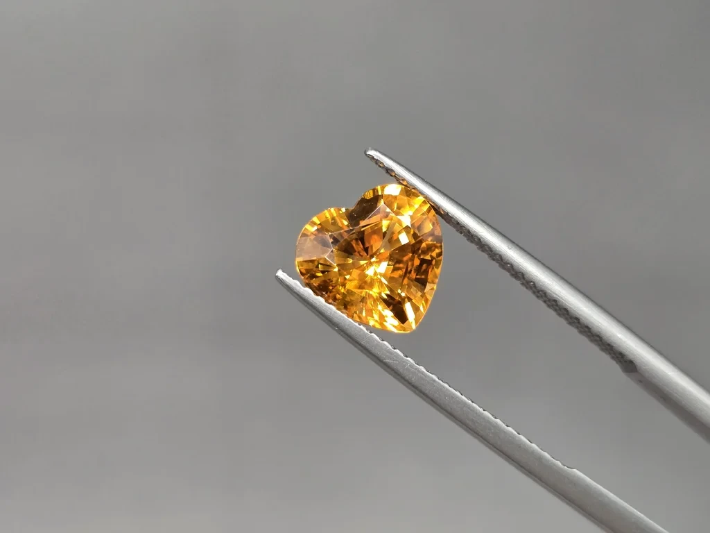 Spessartine garnet Fanta Vibrant in heart shape 3.05 carats, Nigeria Image №3