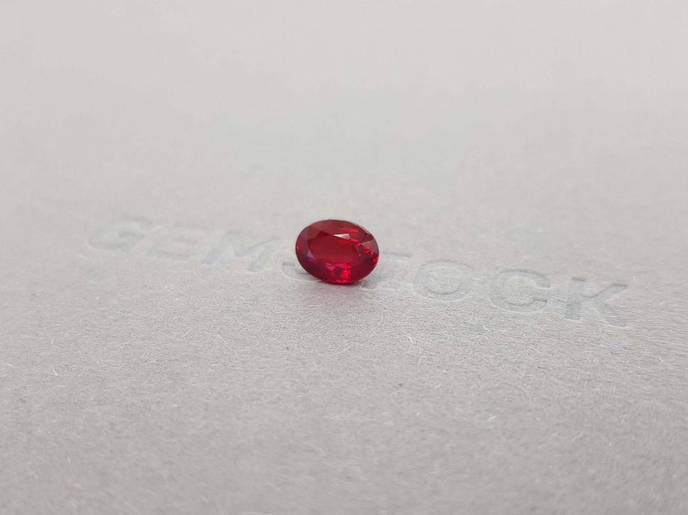 Pigeon's blood unheated oval ruby 1.58 ct, Mozambique Image №3