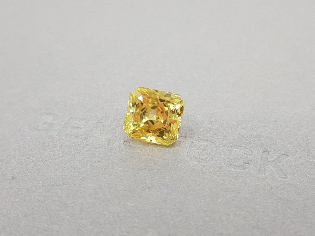 Unheated bright yellow radiant cut sapphire 7.98 ct, Sri Lanka Image №3