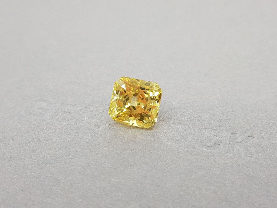 Unheated bright yellow radiant-cut sapphire 7.98 ct, Sri Lanka Image №3