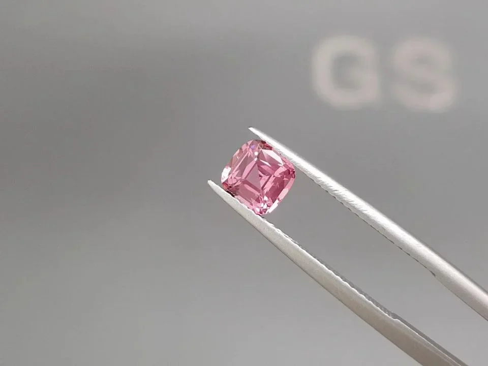 Pink cushion-cut spinel 1.18 carats from Tajikistan Image №3