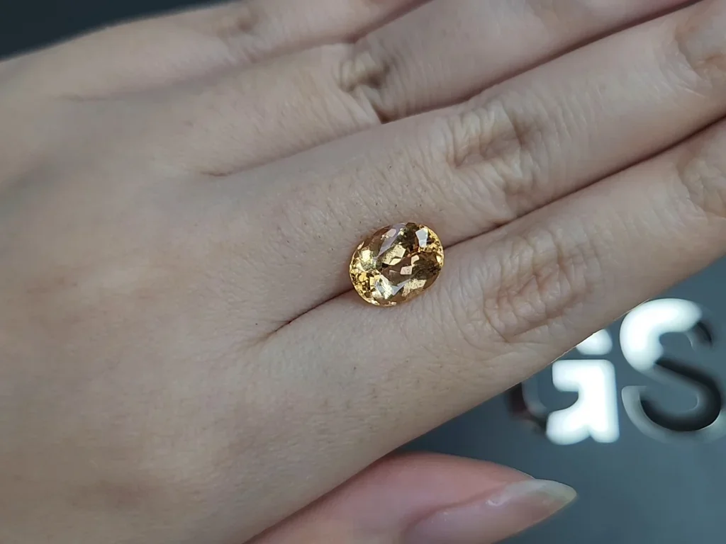 Topaze dorée taille ovale impériale 3,31 carats, Brésil  Image №2