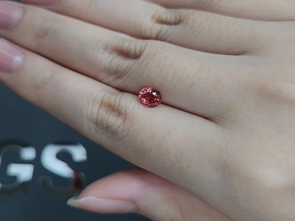 Zafiro Padparadscha sin calentar de talla ovalada de 1,02 quilates, África Image №2