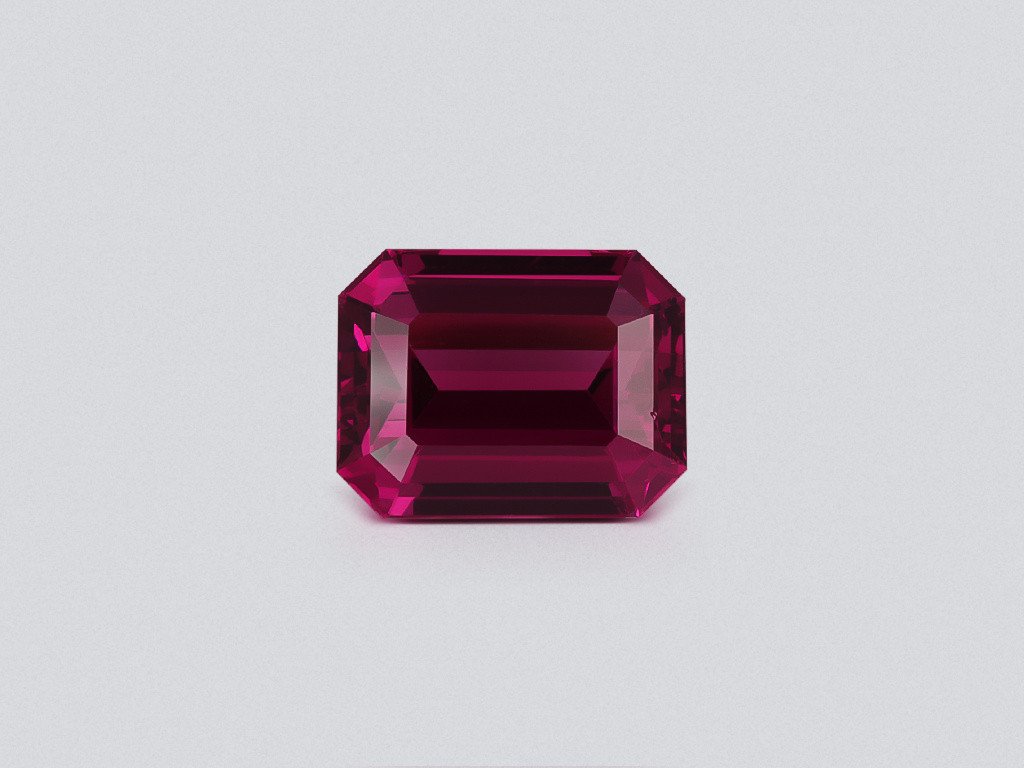 Granate rodolita, talla octogonal, 3,86 quilates, África Image №1