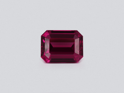 Garnet rhodolite octagon cut 3.86 carats, Africa photo