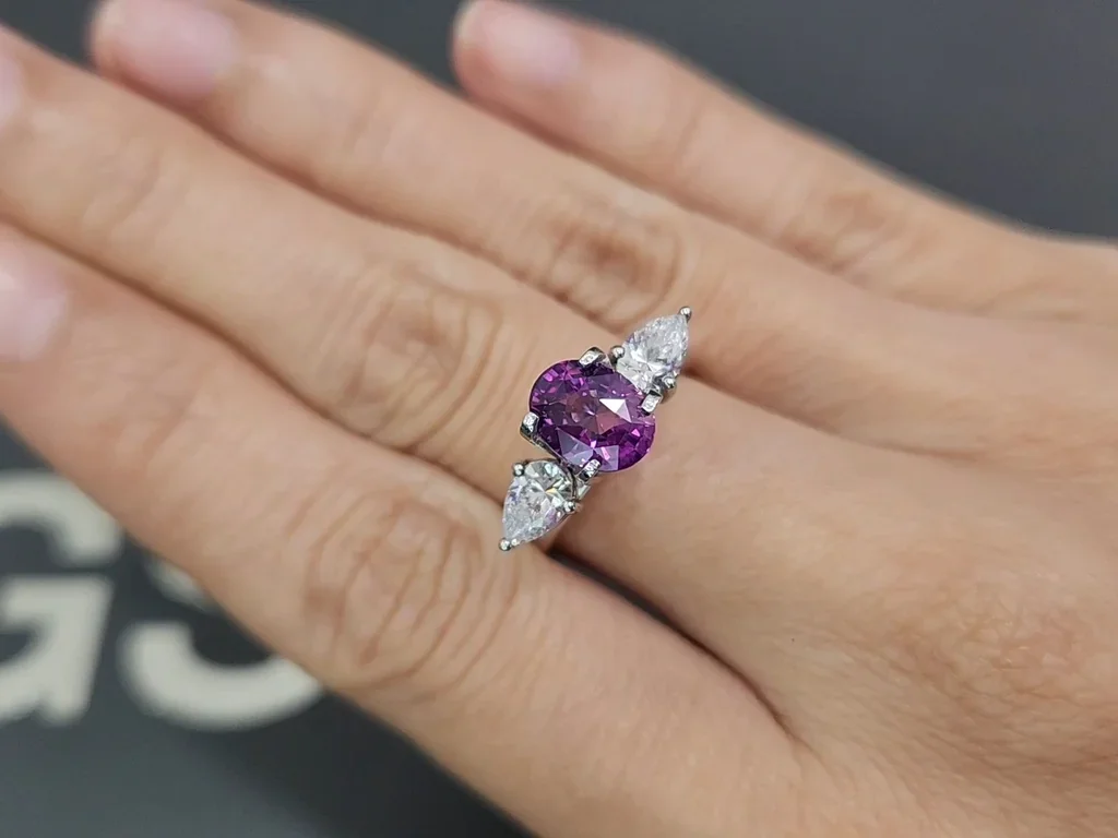 Zafiro púrpura de talla ovalada de 2,04 ct sin calentar, Sri Lanka Image №5