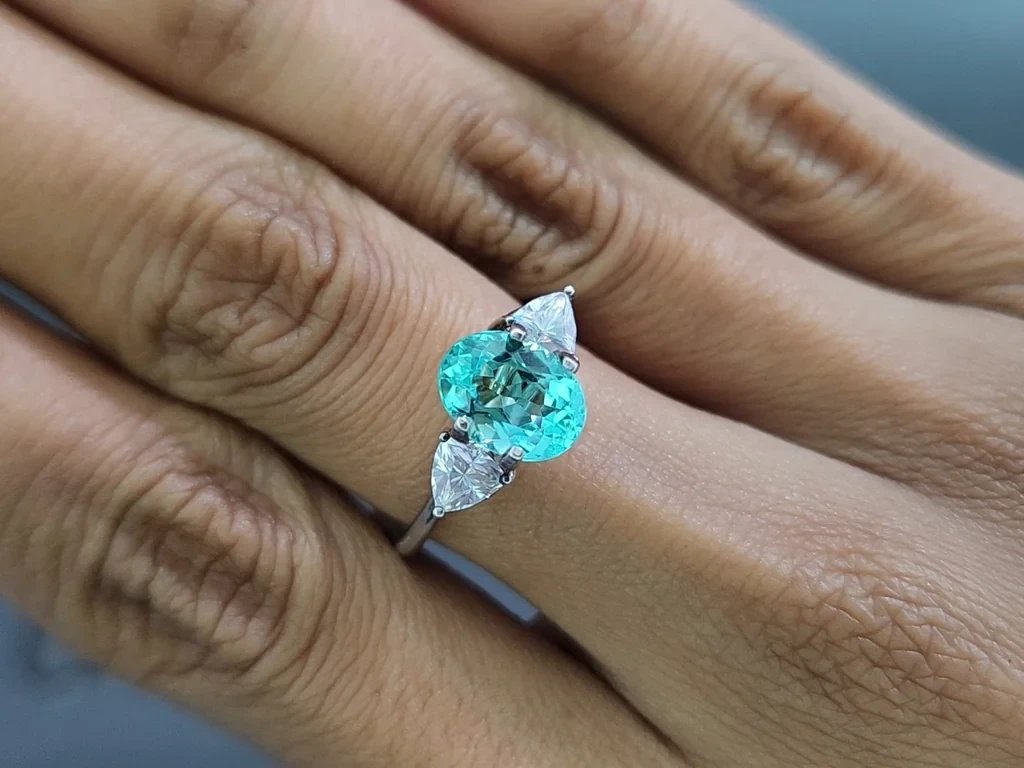 Tourmaline Paraiba taille ovale 1,90 carats, Mozambique Image №5